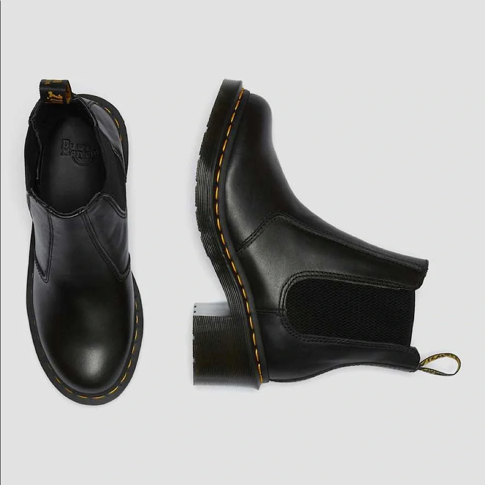 βSOLDβ π DR MARTENS CADENCE GREENLAND HEELED CHELSEA BOOTS π - Picture 2 of 15